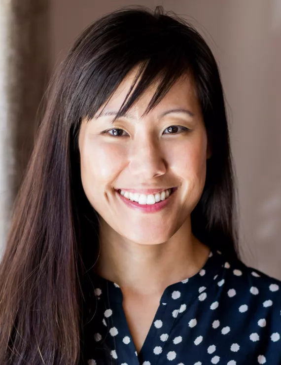 Sharon Yu IFS trained therapist based in Los Angeles California
